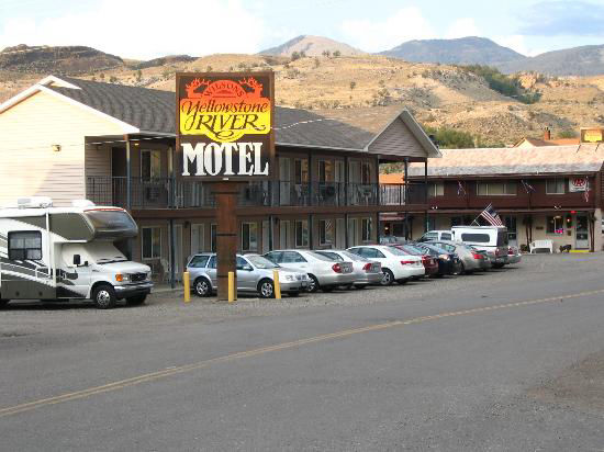 Yellowstone River Motel